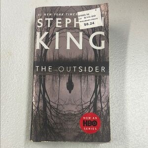 The Outsider by Stephen King Paperback
